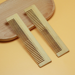 หวีไม้ไผ่ธรรมชาติพิมพ์โลโก้ได้ ป้องกันไฟฟ้าสถิต พกพาสะดวก ดีไซน์คลาสสิก สำหรับดูแลเส้นผม ใช้ได้ทั้งที่บ้านและร้านเสริมสวย - Product Image 3