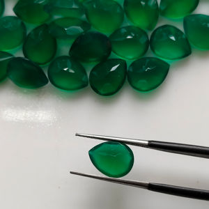 Ónix Verde Natural, Corte Pera de 10x8MM, Gema Suelta de la Mejor Calidad para Joyería, Gemas de Red Mountain - Product Image 1