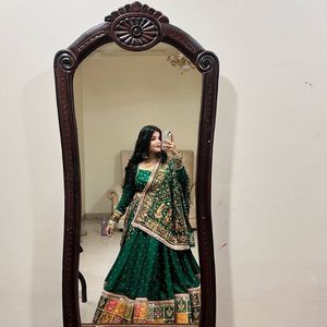 Lehenga Choli en coton mousseline imprimé de qualité supérieure pour Navratri avec travail de miroirs véritable et dupatta en coton mousseline de créateur – Prix de gros - Product Image 2