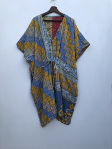 Caftán Kantha de algodón hecho a mano – Vestido bohemio sostenible para mujer, ideal para vacaciones - Product Image 3