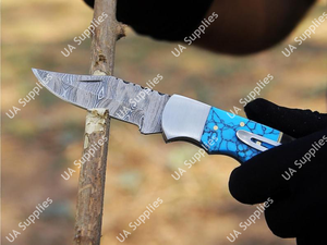 Couteau pliant multifonction en acier Damas de qualité industrielle, manche en pierre turquoise et époxy noir, lame à pointe tombante, ouverture coulissante - Product Image 5