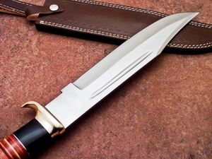 Cuchillo Bowie Multifuncional de Caza y Camping, Hecho a Mano, de Acero D2 de Grado Industrial, Mango de Madera de 12 Pulgadas, Borde Dentado, con Clip - Product Image 2