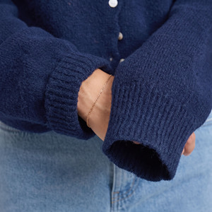 Cardigan court en maille bleu marine boutonné pour femme, à manches longues, pull décontracté d'hiver, couleur unie, anti-boulochage - Product Image 5