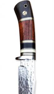 Outil de préparation en acier damas texturé martelé avec profil à pointe tombante et manche en bois - Product Image 4