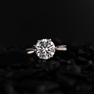 Bague de fiançailles solitaire en diamant de laboratoire rond certifié IGI 3 carats en or blanc 14K, bague de mariage classique à six griffes, vente en gros - Product Image 1