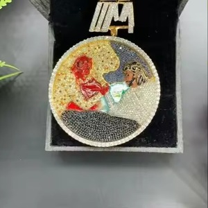 Nuevo Colgante Unisex Chapado en Oro Premium con Diamantes Inspirados en el Hip Hop, Joyería para un Estilo Moderno - Product Image 3
