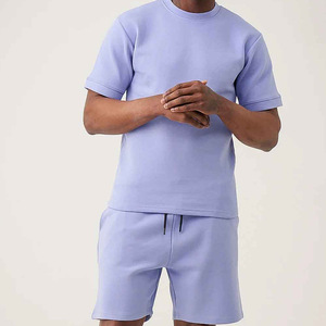 Ensemble short et t-shirt imprimé pour homme – Col montant, tissu rafraîchissant, idéal pour la plage - Product Image 1