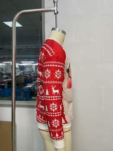 Pull en tricot à motif de visage de Père Noël pour hommes et femmes, pull de Noël moche et festif, rouge - Product Image 6