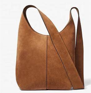 Fabricants de sacs à main Hobo en cuir suédé de luxe pour femme Sac à main fourre-tout pour femme avec logo personnalisé - Product Image 1