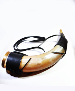 Cuerno de búfalo Vikingo, cuerno de búfalo natural con acabado pulido para beber cerveza, hidromiel y vino, con correa de cuero para colgar. - Product Image 2