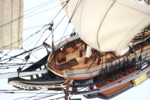 Maqueta de Velero de Madera Pintada a Mano USS CONSTITUTION, Personalizada, Antigua, Coleccionable, Temática Oceánica, de Sobremesa, Ho Chi - Product Image 2