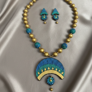 Conjunto de Collar y Pendientes de Piedra Natural Ecológica Chapada en Oro, con Cuentas de Arte Folclórico, Joyería Textil Azul Verde para Mujer, Ideal para Fiestas - Product Image 1