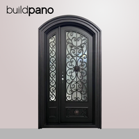 Porte antivol en fer forgé pour entrée de villa et extérieur de hall, au design moderne du milieu du siècle et à la structure solide et artisanale