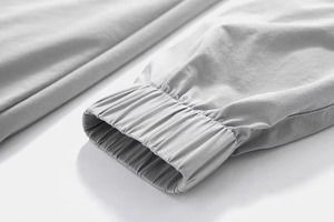 กางเกงวินด์เบรกเกอร์ลำลองสำหรับผู้ชาย แฟชั่นเรียบง่าย 6 กระเป๋า น้ำหนักเบา เอวกลาง วิธีการทอผ้าแบบไม่ถักทอ - Product Image 4