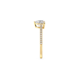 Bague de fiançailles solitaire REYES avec diamant de laboratoire taille cœur de 1,17 carat et pierres latérales, en or jaune massif 14 carats, bijoux fins - Product Image 4