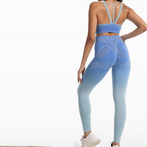 Service personnalisé OEM, ensemble de yoga pour femmes sans couture, motif uni, logo sur le devant, ensemble 2 pièces respirant de haute qualité - Product Image 3