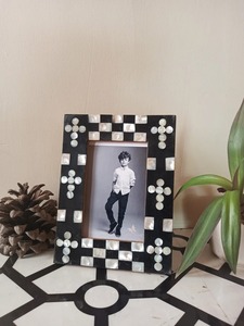Nuevo Marco de Fotos MOP con Diseño Floral, Hecho a Mano con Resina MDF y Madreperla, a un Precio Muy Bajo y Económico - Product Image 4