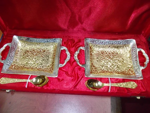 Plateaux décoratifs de luxe en or et argent avec cuillères, ensemble de service en métal haut de gamme pour les fêtes et les mariages - Product Image 1