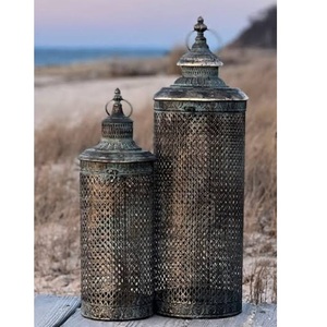 Accessoires de décoration pour fêtes, nouvelle collection, décoration de table, lanterne en métal pour intérieur et extérieur, lot de 2 - Product Image 1