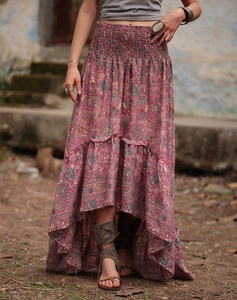 Exportateur et Fabricant De Femmes Porter Indien En Soie Sari Jupe - Product Image 2