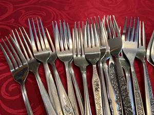 Mismatched Stainless Steel Cutlery Dinner Knifes Dinner <b>Forks</b> Dessert <b>Forks</b> // Tablespoons Teaspoons Large Selection - Product Image 4