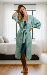 Bata Kimono de Algodón Verde Menta con Estampado Artesanal, Ropa de Estar por Casa para Novias, Bata Elegante para Boda - Product Image 5