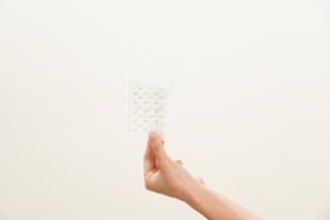 แผ่นแปะสิว K beauty EZ Touch Natural Calm Soothing Acne Patch - Tea Tree & Cica Invisible Hydrocolloid Pimple Patch OEM/ODM - Product Image 2