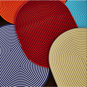 Sous-plat rond en MDF laqué à motif partiel, surface solide minimaliste avec détails linéaires, conçu pour une mise en scène de table moderne, OEM ODM - Product Image 5