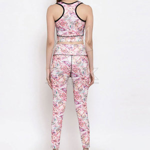 Ensemble de yoga pour femmes, prix raisonnable, design tendance, solide, imperméable, fabriqué au Pakistan, vêtements de sport, qualité supérieure sans couture - Product Image 4