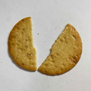 A Crunch Painted by Nature - Crackers aux légumes 150G Saveur salée et sucrée aux légumes ODM OEM Fabricant Vietnamien Service d'échantillonnage - Product Image 4
