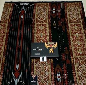 Sarong Artesanal Elegante Ardan Brilliant de Indonesia para Hombre, en Rayón Transpirable, para Bodas y Ocasiones Religiosas - Product Image 1