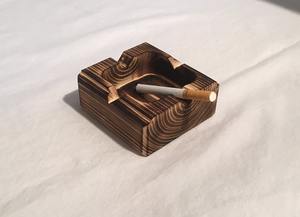 Cendrier en bois fait main, cendrier décoratif en bois massif pour table, cendrier rond en bois avec plusieurs supports pour cigarettes - Product Image 2