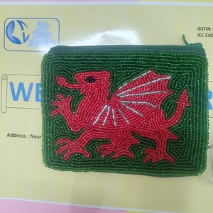 Grüner walisischer roter Drache Perlen-Reißverschlussbeutel Handbestickte Münzbörse Geldbörse Handgefertigter walisischer Drachen-Kosmetikbeutel - Product Image 1
