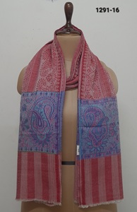 Châle ou écharpe en laine mérinos jacquard à bordure Kani - Product Image 3