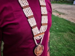 Tulsi Mala Necklace Radha Krishna Pendant Handmade Imitation Pearl Spiritual Hindu Prayer Jewelry Meditation <b>Yoga</b> <b>Gift</b> - Product Image 2