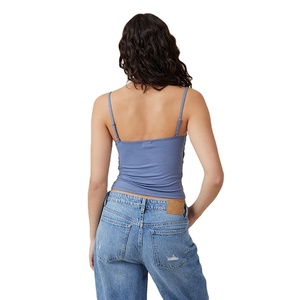 Débardeurs pour femmes OEM en gros, style mode, coupe courte et ajustée, en coton extensible, design uni, très demandés pour l'été - Product Image 3
