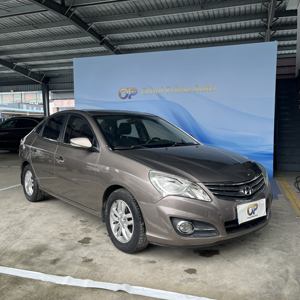 Hyundai Yuedong 2012 Usado, Sedán con Combustible de Gasolina, Exterior Marrón e Interior Negro - Product Image 1