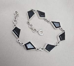 Bracelet à maillons en onyx noir de forme fantaisie, argent sterling 925, onyx facetté, fait main, bijoux unisexes - Product Image 1