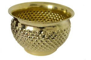 Macetero de latón hecho a mano con corte de diamante para espacios de oficinas, hoteles, cafeterías y restaurantes. Macetero de latón para exportación mundial desde India. - Product Image 3