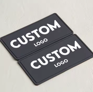 Patch en caoutchouc PVC de qualité supérieure avec logo en relief de forme personnalisée, étiquette de marque souple pour sacs, vêtements, chaussures, casquettes et articles de style de vie - Product Image 5