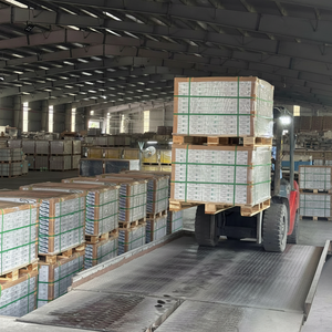 Suelo SPC de Vinilo Rígido con Sistema de Clic, Resistente al Agua, para Uso Residencial y Comercial - Product Image 2