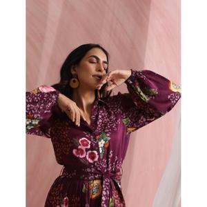 Vestido con Cuello Escalonado, Decorado con Estampados Pintados a Mano, que Aporta Vida y Encanto a Cada Momento - Product Image 4