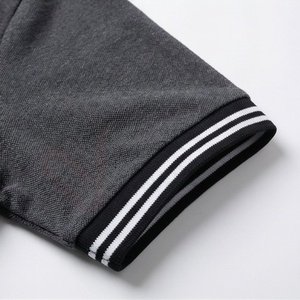 Polo à manches courtes gris foncé pour homme, couleur unie, en coton tricoté, décontracté, respirant, coupe classique, avec col à bordure blanche - Product Image 6