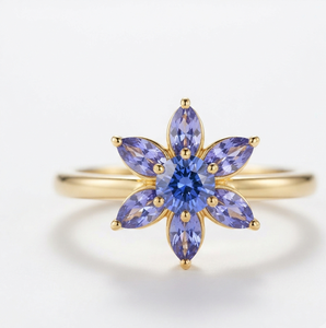 Anillo de Lujo Chapado en Oro con Racimo de Flores y Zafiro Azul Corte Marquesa en el Centro, Ajustable, Joyería de Boda para Mujer - Product Image 1