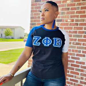 T-shirt à manches raglan Zeta Phi Beta, noir, bleu, blanc, broderie de lettres grecques, t-shirt pour femmes, décontracté, élégant, coupe ajustée - Product Image 2
