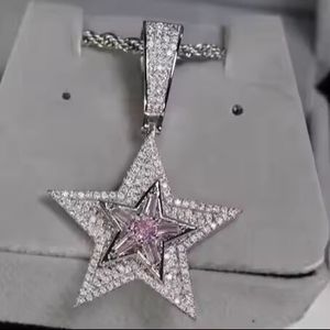 Colgante de Estrella con Incrustaciones de Diamantes para Hombre y Mujer, Estilo Hip Hop, con Circonita Cúbica Rosa, Chapado en Oro - Product Image 1