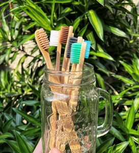 Brosse à dents en bambou biologique Lotus bleu Offre Spéciale 2025 soins bucco-dentaires durables pour un usage quotidien - Product Image 2