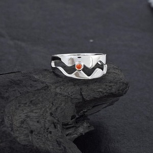 แหวนเงินแท้ 925 ดีไซน์มินิมอล ประดับด้วยพลอยคาร์เนเลียนสีแดง งานแฮนด์เมด เครื่องประดับชั้นดี ของขวัญสุดพิเศษ แหวนพลอยคาร์เนเลียนสีแดง - Product Image 2