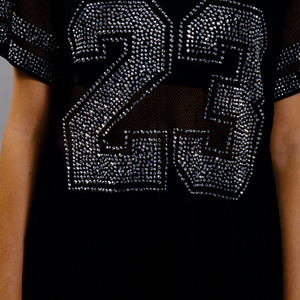 Maillot de football américain personnalisé haut de gamme pour femme, orné de strass, coupe oversize streetwear, crop top carré, maillot transparent orné de cristaux - Product Image 6