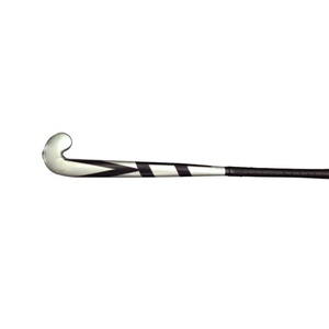 Bâton de hockey léger conçu pour la vitesse et la précision, aidant les joueurs à dribbler en douceur et à frapper le ballon avec précision. - Product Image 2
